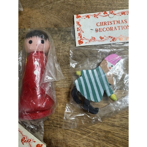 Vintage Lot of 23 Wooden Christmas Ornaments New Old Stock Woolworths? - Picture 10 of 16